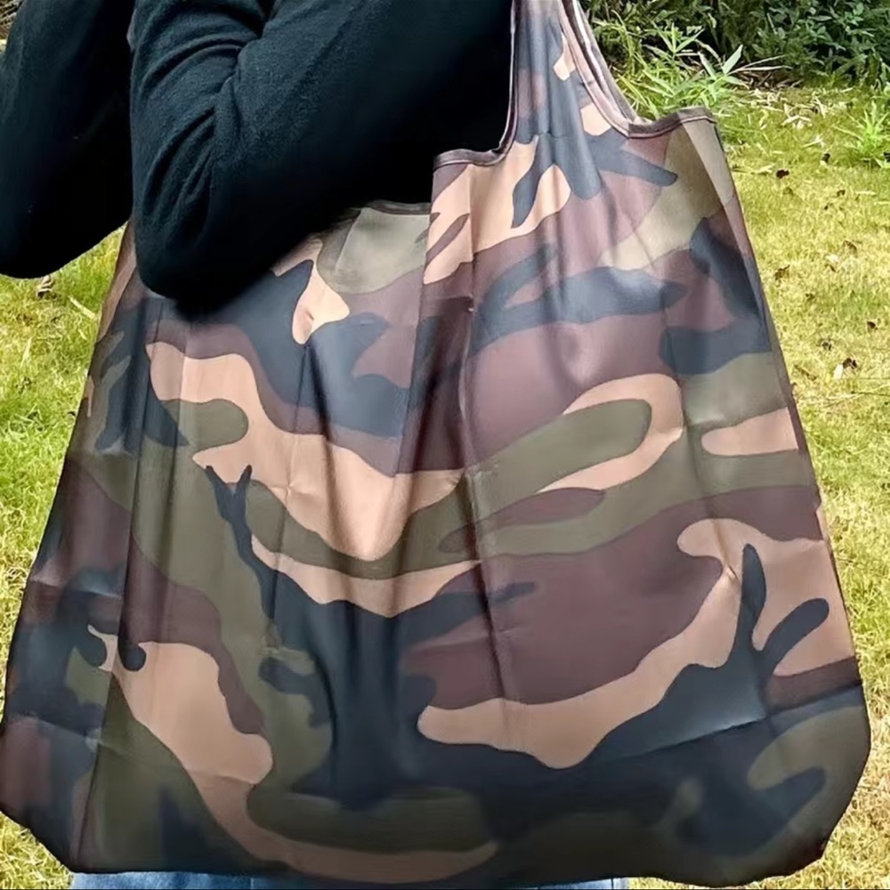 New Camouflage Unisex Large Capacity Polyester Light Foldable Casual Tote Bag - Picture 4 of 16